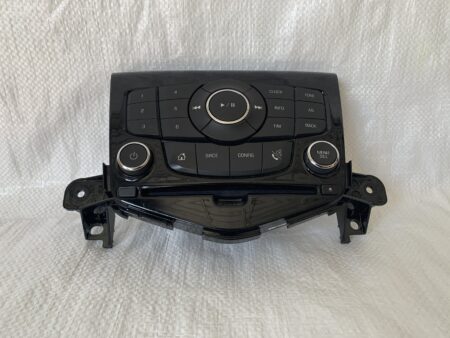 GM AM/FM Stereo Controls 2013-15 Chevy Cruze 95166368